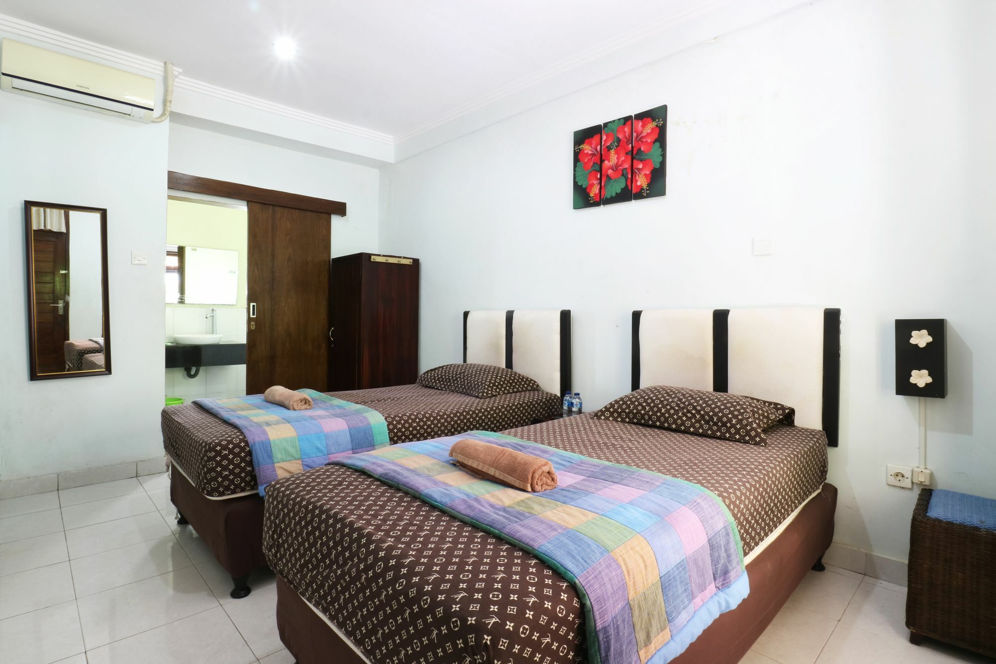 Mustika Inn Kuta  Exterior photo